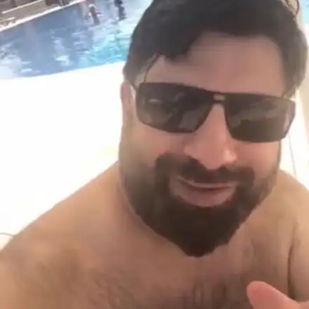 Тони Стораро заведе родата на почивка, шари по 3 бона за нощувки