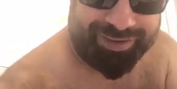 Тони Стораро заведе родата на почивка, шари по 3 бона за нощувки