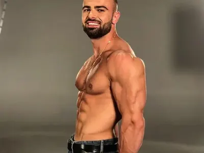 УНИКАЛНА СНИМКА! Ето го Ричард преди анаболите (Фото по-долу)