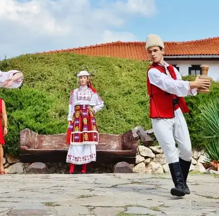 В Старосел избраха 19-годишната Бояна Ацева за Царица на виното