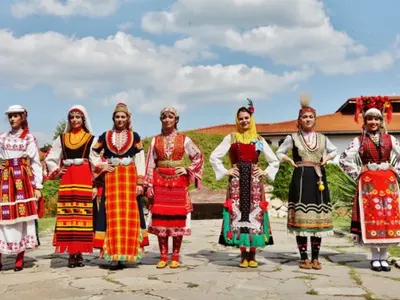 В Старосел избраха 19-годишната Бояна Ацева за Царица на виното