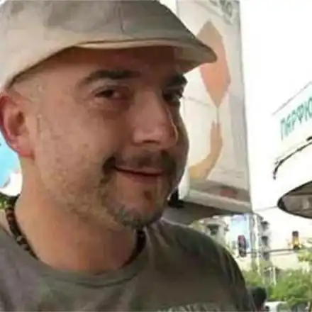 Вталеният Ути върти педалите из Царево