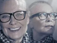 Дъщерята на Цветана Манева гледа болни пенсионери във Виена