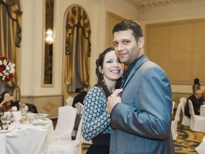 ЗА ПЪРВИ ПЪТ! Ето я ТАЙНАТА снаха на Ваня Костова (Уникални снимки на жената на Боян)