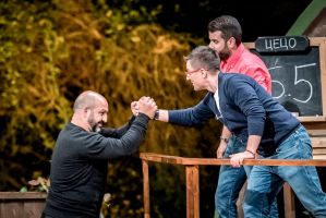 Циганинът-евангелист се сбогува с „Фермата“