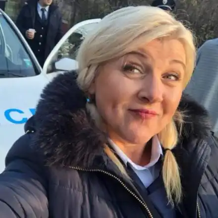 Албена Михова тръгна с тираджия