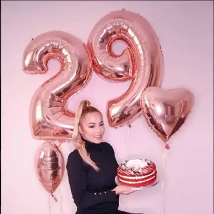 Апетитната Жени Джаферович чукна 29