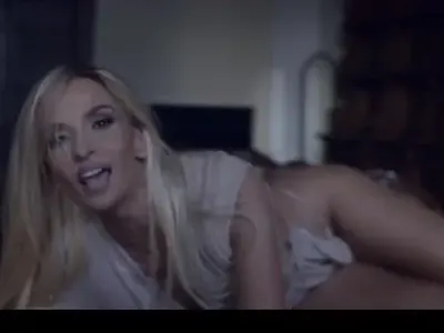 Бабата на фолка – Малина, се пусна по гащи (Снимки в галерията)