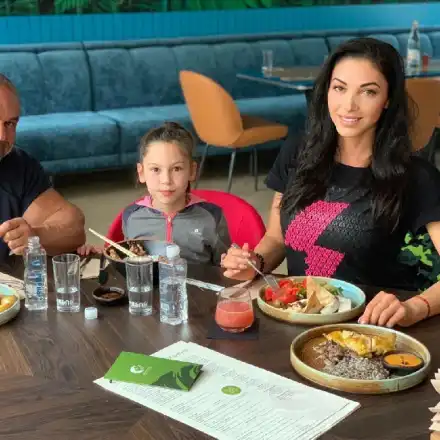 Биляна Йотовска семейно на обяд