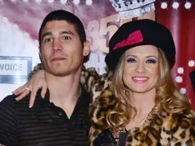 Бившият на Лора Караджова залюби сърфистка