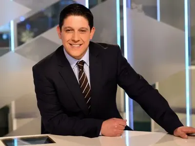 Богомил Грозев грубо гази закона зад волана