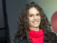 Даяна Ханджиева показа гаджето (Любовницата на Ники Илиев гушка баскетболна звезда)
