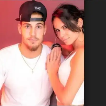 Даяна Ханджиева заряза гаджето, гушка се с друг