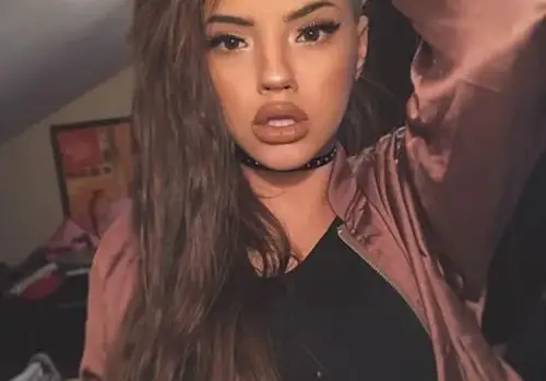 Дара ултра чистница (Певицата не пуска гости с обувки в дома си)