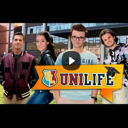 Дъщерята на Гала стана актриса? Чаровната Мари изкушава с чар свой връстник