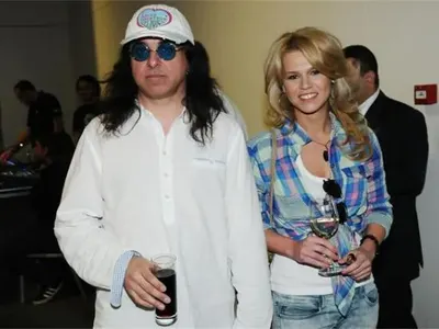 Денис Ризов гони Наталия Симеонова  по килограми, надебеля от хамбургери и чипс