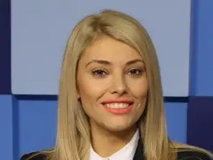 Ева Веселинова се разминала с гръцка сватба! Преди да стане журналист тук, живяла в Дубай и Санторини