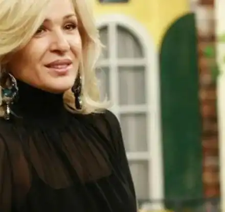 Гала крие пикантно работно минало (Водещата заработвала с продажба на порно касетки)