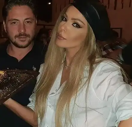 Галена хапва телешки стек с истинско злато