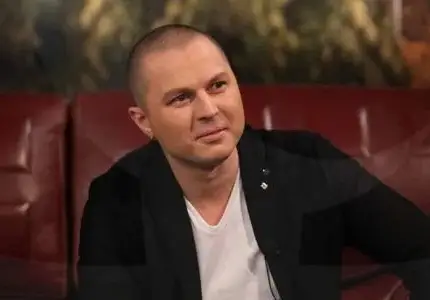 Гъмзата се фука с джип за 130 бона, паркира където му скимне