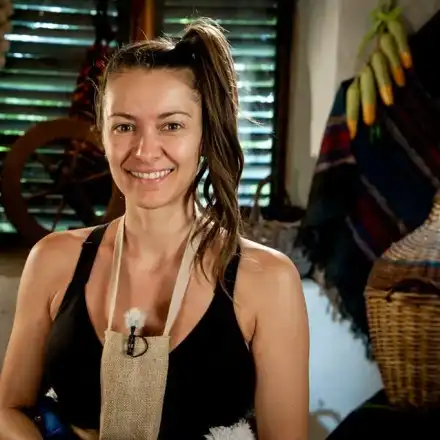 Гери Дончева си чисти лицето с... вибратор!