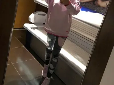 Гущеров ще се пръсне от яд! Мария без грим и по кецове като на 18! (Снимки)