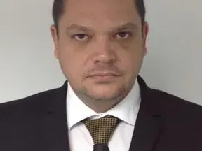 Измамници рекетират с детектор на лъжата? (Снимки)