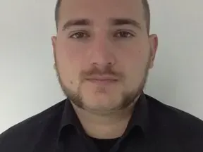 Измамници рекетират с детектор на лъжата? (Снимки)