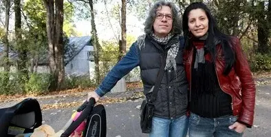 Жената на Иван Лечев пропя чалга!