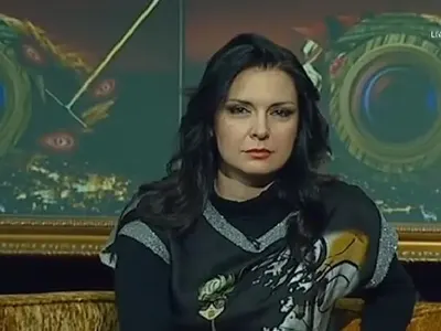 Жени Калканджиева се поду от филъри