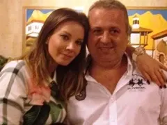 Какво се случва? Емилия гушна Коко Динев!