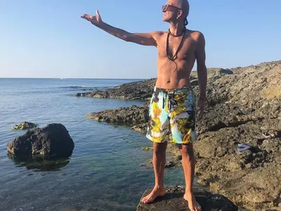 Какво става с Дони? Ребрата му ИЗСКОЧИХА! (Шокираща снимка)