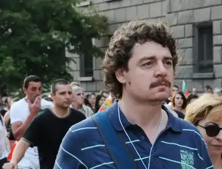 Камен Донев купи апартамент на „Витошка“  за  600 бона