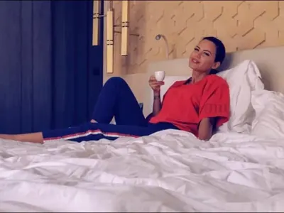 Крисковица пак брюнетка