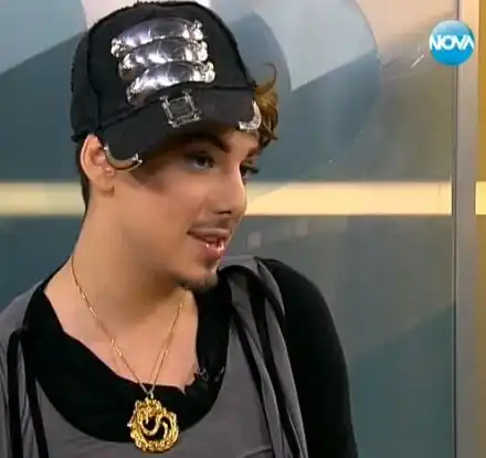 Кулагин – звезда в Хасково! Заминава за Дубай да гримира булки срещу 400 долара на час