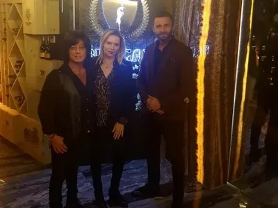 Легендарният вокал на Rainbow Джо Лин Търнър вечеря в ресторант Булгар