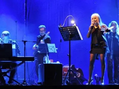 Лили Иванова излъга 12 000 за аржентинеца! Фенове я обвиниха, че пее на плейбек