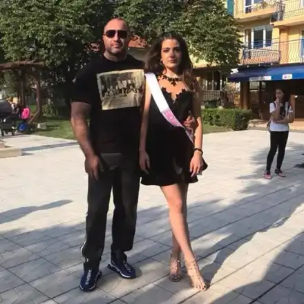 Малката щерка на Митьо Очите пое такситата