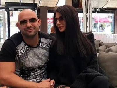 Мис Силикон показа гаджето