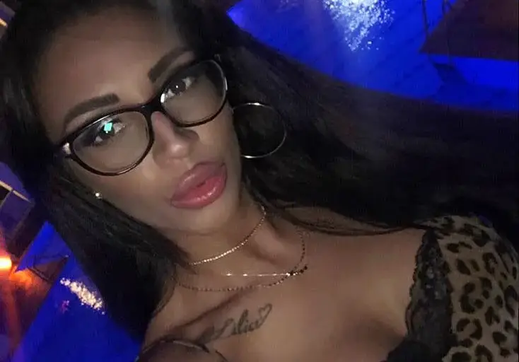 Мис Силикон Виктория Петрова отвратена от мъжете! Няма да повярвате какво и къде си татуира (Снимки)