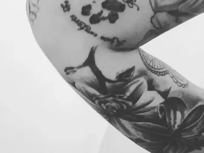 Мис Силикон Виктория Петрова отвратена от мъжете! Няма да повярвате какво и къде си татуира (Снимки)