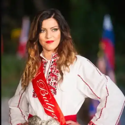 Миската Анна Стефанова в топ 3 на най-красивите жени в Европа (Снимки)