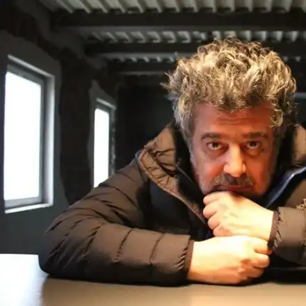 Митовски се прави на Салвадор Дали