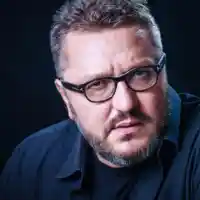 Нова ТВ остави Карбовски на улицата, продава апартамента му на търг