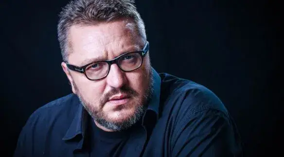 Нова ТВ остави Карбовски на улицата, продава апартамента му на търг