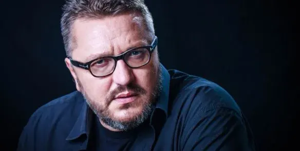 Нова ТВ остави Карбовски на улицата, продава апартамента му на търг