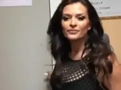 Преслава в истерия преди първото си участие след раждането! Певицата представи крадена песен на Дуа Липа