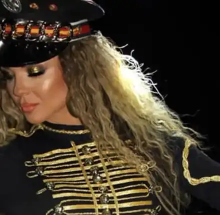 Райна окраде Бионсе, копира 7 визии на поп кралицата (Снимки)