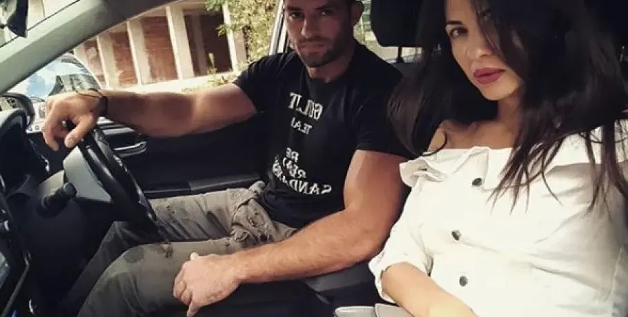 Райна заби ММА боец