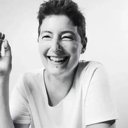 Сестрата на Митко Цонев проси работа в БНТ (Теодора отчаяна, записа се в Бюрото по труда)